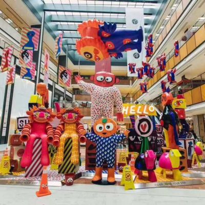 商場室內裝飾玻璃鋼卡通主題公仔雕塑