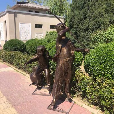 叉魚的兄妹倆，玻璃鋼仿銅民俗生活情景人物