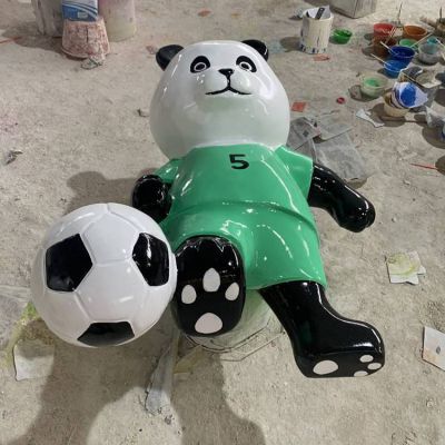 卡通彩繪熊貓雕塑是怎么制作出來的？