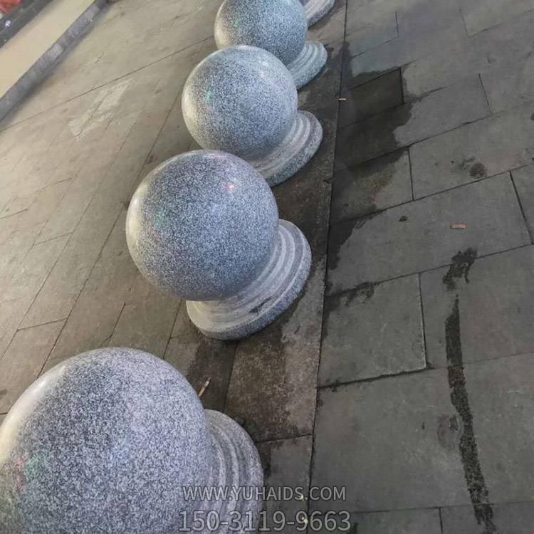 廣場(chǎng)學(xué)校門(mén)前擺放花崗巖擋車路障石雕塑