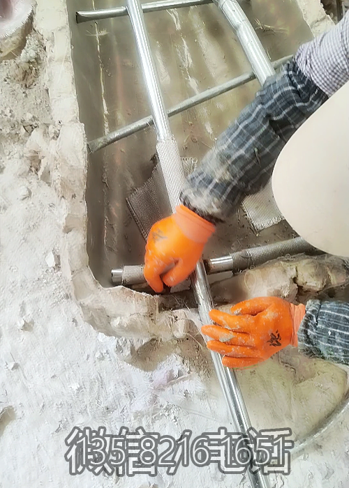 2、內(nèi)置龍骨