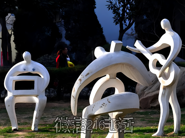 公園不銹鋼抽象樂隊(duì)雕塑