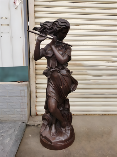 玻璃鋼戶外園林創(chuàng)意吹笛子的人物雕塑