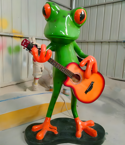 玻璃鋼卡通演奏樂器彈吉他的青蛙雕塑