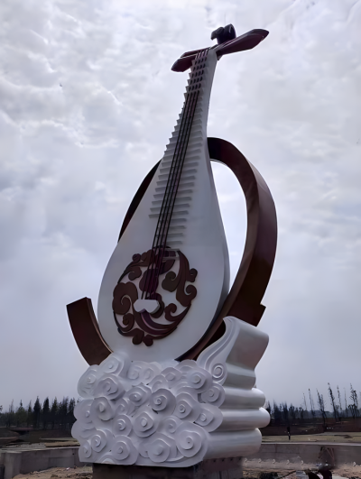 大型不銹鋼琵琶景觀樂器雕塑