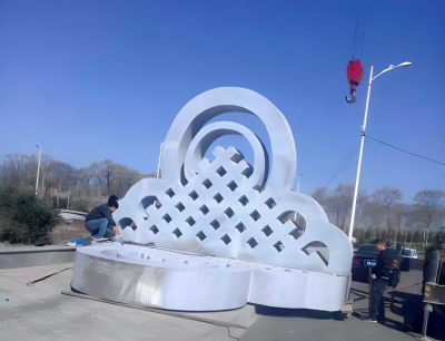 不銹鋼中國結(jié)造型雕塑