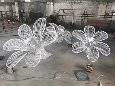 鏤空牽?；ú讳P鋼編織雕塑