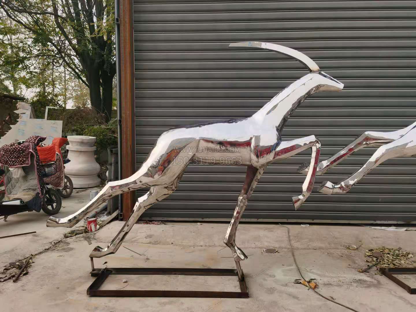 A款，鏡面不銹鋼鹿，奔跑